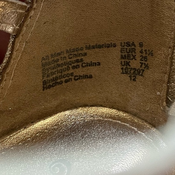 Brash Gold Formal Heels - Picture 4 of 6